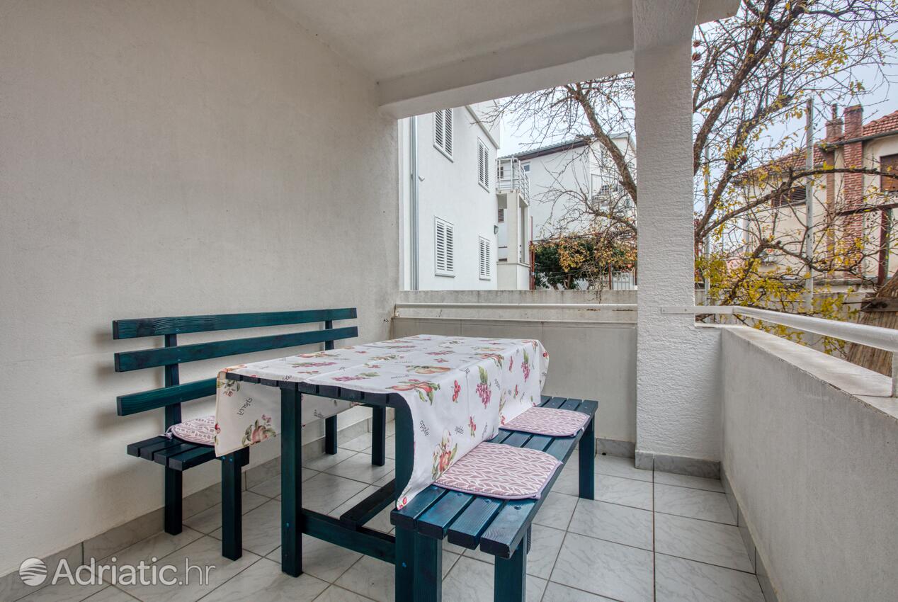 Ferienwohnungen mit Parkplatz Pirovac, Sibenik - 15320