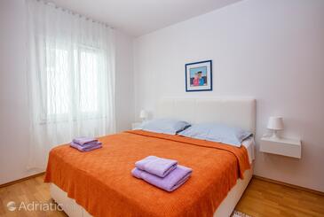 Lejlighedens parkeringsplads Pirovac, Sibenik - 15320