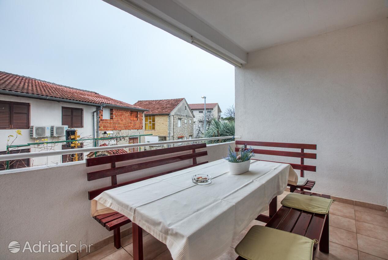 Apartmaji s parkingom Pirovac, Šibenik - 15320