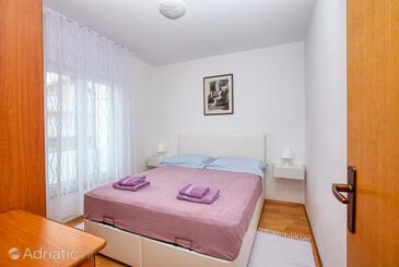 Apartmaji s parkingom Pirovac, Šibenik - 15320