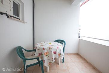 Apartments with parking space Pirovac, Šibenik - 15320