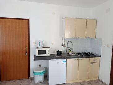 Apartmaji s parkingom Pirovac, Šibenik - 15320