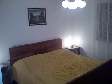 Ház családok részére medencével a tenger mellett Öböl Pribinja, Hvar - 15324