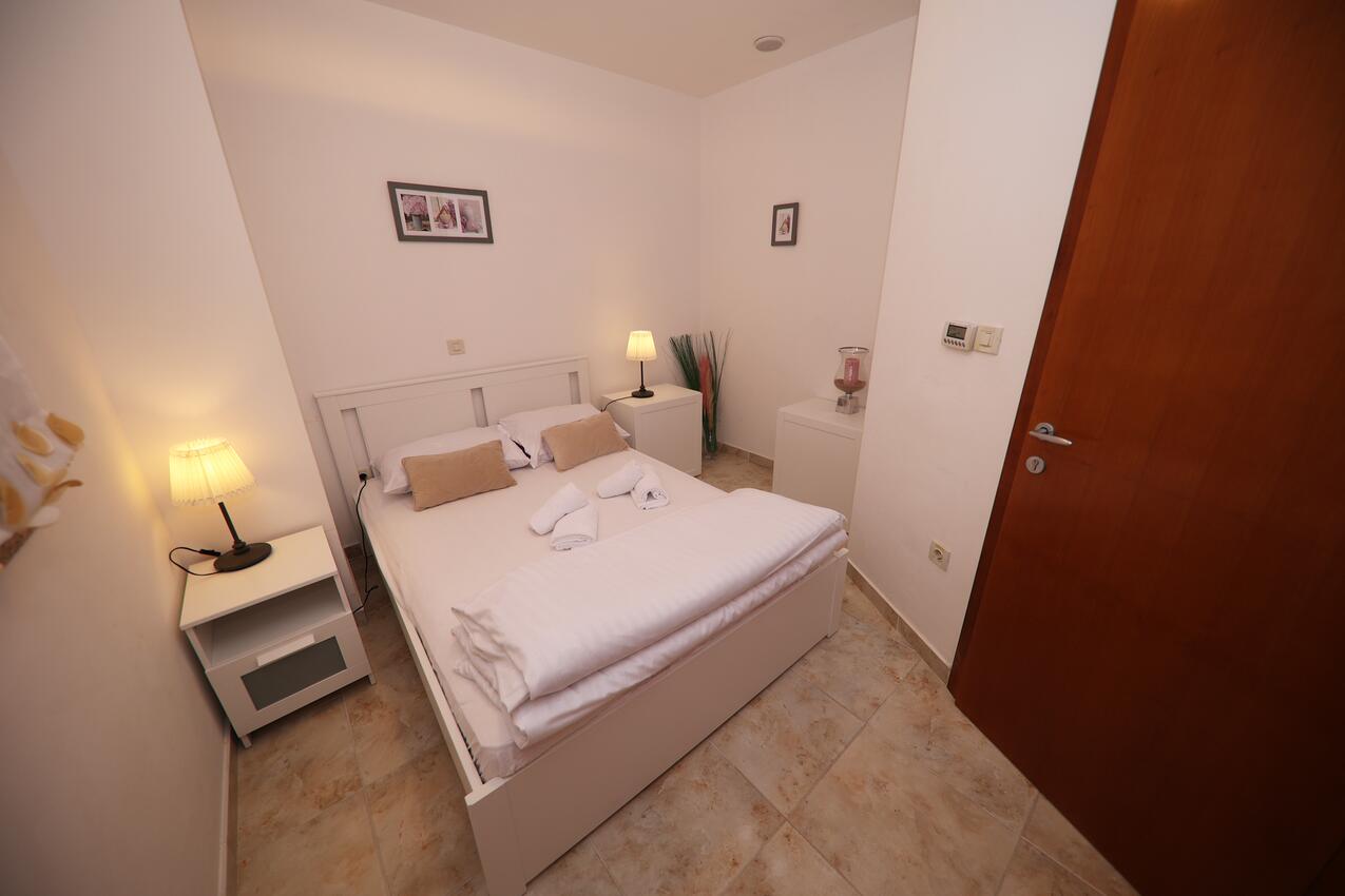 Ferienhaus mit Pool Zadar - Diklo, Zadar - 15336