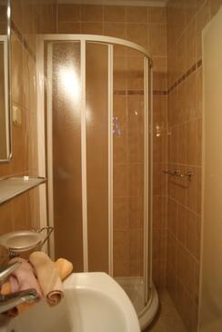 Apartamentos com terraço Jelsa, Central Dalmatia