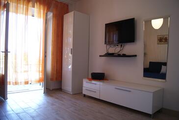 Apartamentos com terraço Jelsa, Central Dalmatia