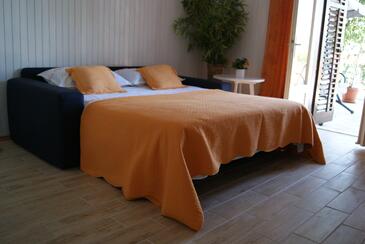 Apartamentos com terraço Jelsa, Central Dalmatia