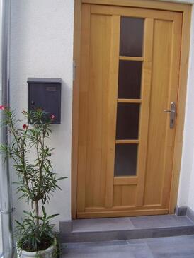 Apartments Tisno, North Dalmatia