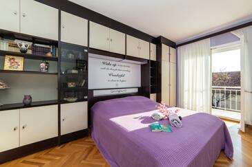 Apartmani s parkingom Makarska - 15375