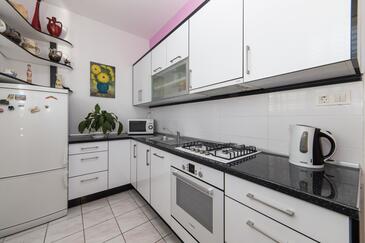 Apartmani s parkingom Makarska - 15375