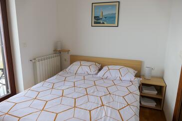 Apartments with parking space Senj - 15376