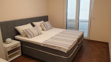 Apartments and rooms with parking space Hvar - 15378