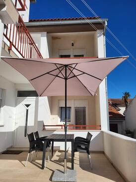 Apartments with parking space Valbandon, Fažana - 15386