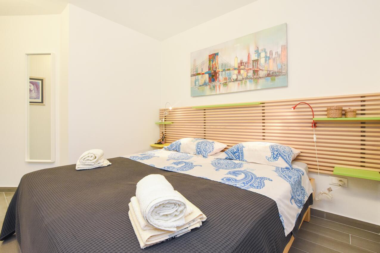 A-15411-a - Private accommodation - Apartments with a parking space Kaštel Stari, Kaštela