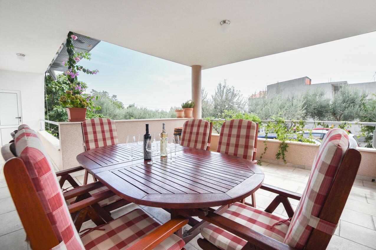 A-15411-a - Private accommodation - Apartments with a parking space Kaštel Stari, Kaštela