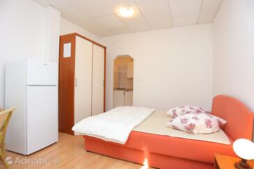 Apartmani s parkingom Dugi Rat, Omiš - 15417