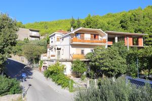 Apartments with parking space Dugi Rat, Omiš - 15417