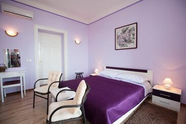 Ferienwohnungen mit Parkplatz Lovran, Opatija - 15424