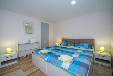 Apartments with parking space Kaštel Sućurac, Kaštela - 15430