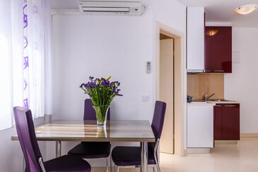 Apartments with parking space Trogir - 15440