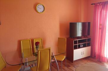 Two bedroom apartment Brist, Makarska (A-15443-b)