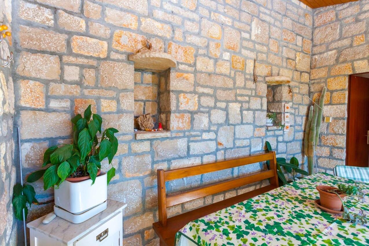 Casa vacanze con parcheggio Losischie - Ložišća, Brazza - Brač - 15444