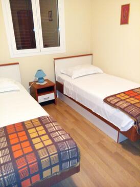 Ferienwohnungen am Meer Maslinica, Solta - 15448