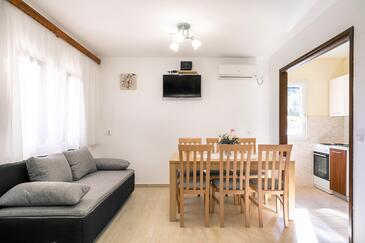 Family-friendly house with hot tub Prižba, Korčula - 15468