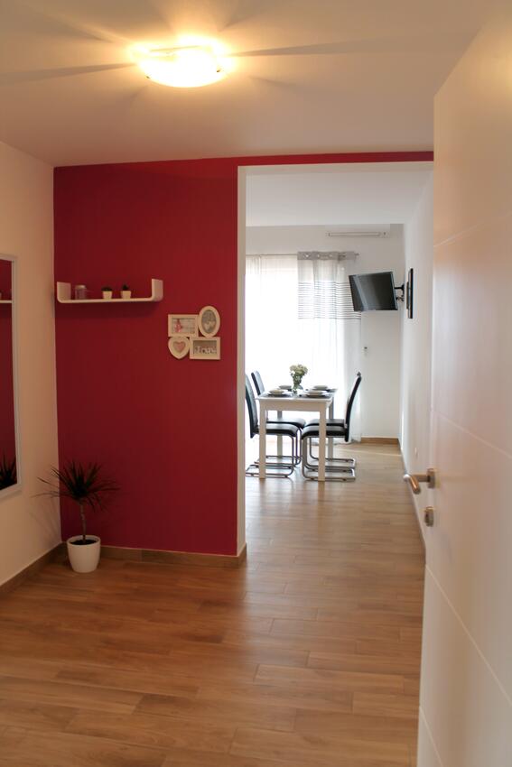 A-15475-a - Private accommodation - Apartments with a parking space Podaca, Makarska