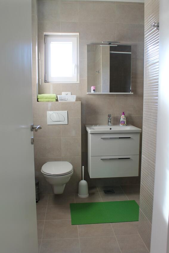 A-15475-c - Private accommodation - Apartments with a parking space Podaca, Makarska