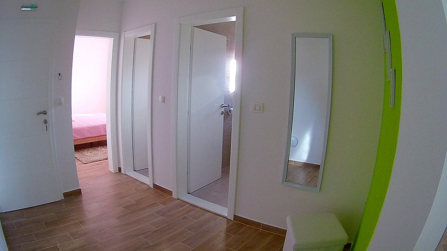 A-15475-c - Private accommodation - Apartments with a parking space Podaca, Makarska