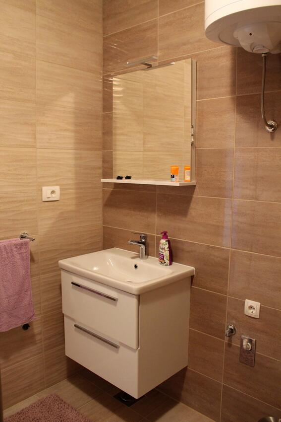 A-15475-d - Private accommodation - Apartments with a parking space Podaca, Makarska