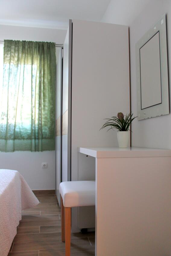 A-15475-d - Private accommodation - Apartments with a parking space Podaca, Makarska