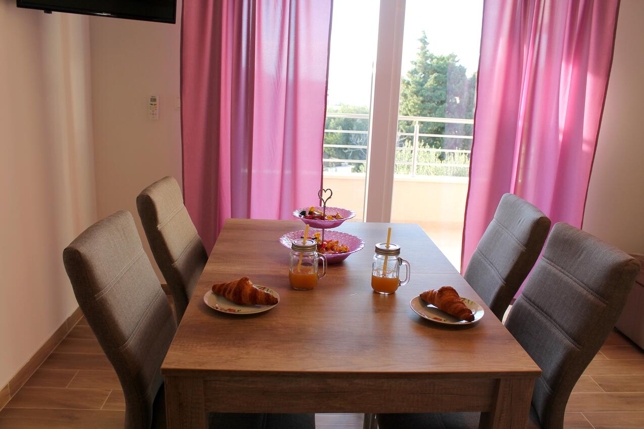 A-15475-d - Private accommodation - Apartments with a parking space Podaca, Makarska