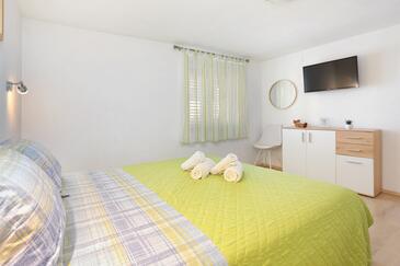 Apartments with terrace Trogir, Central Dalmatia