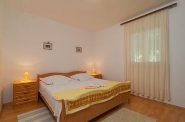 Apartments by the sea Rogoznica - 15551