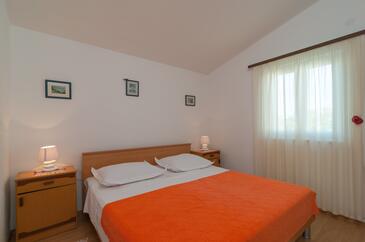 Apartments by the sea Rogoznica - 15551