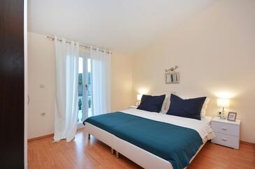 Holiday house with a swimming pool Pozorac, Trogir - 15565