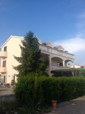 Apartments with terrace Brodarica, North Dalmatia