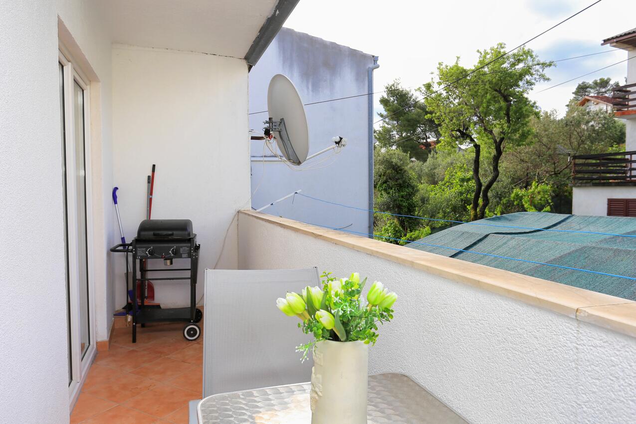 A-15595-a - Private accommodation - Apartments by the sea Arbanija, Čiovo