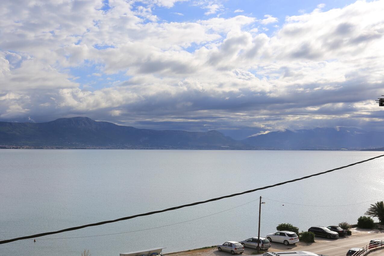 A-15595-a - Private accommodation - Apartments by the sea Arbanija, Čiovo