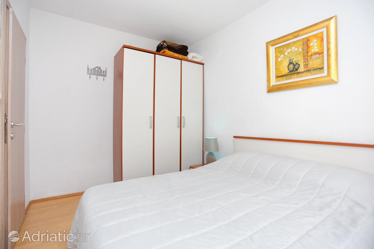 A-15595-a - Private accommodation - Apartments by the sea Arbanija, Čiovo