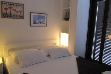 Ferienwohnungen und Zimmer mit Pool Brist, Makarska - 15620