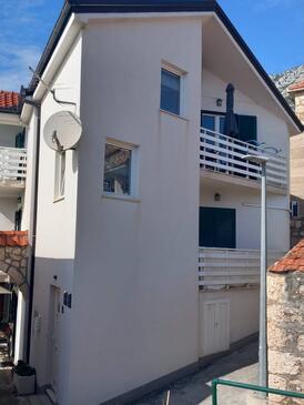 Overnatting Gradac, Makarska, Overnatting 15642 - Leiligheter blizu mora med en rullesteinstrand.