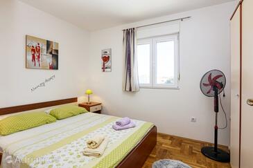 Apartmanok a tenger mellett Pirovac, Sibenik - 15659