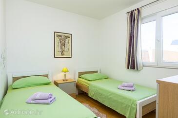 Apartmanok a tenger mellett Pirovac, Sibenik - 15659