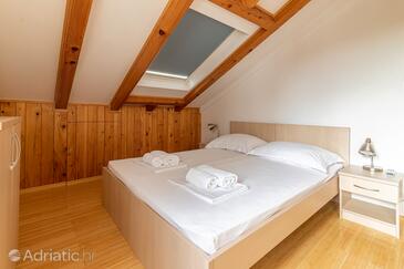 Appartements avec piscine pour les familles avec enfants Sutivan, Brac - 15665