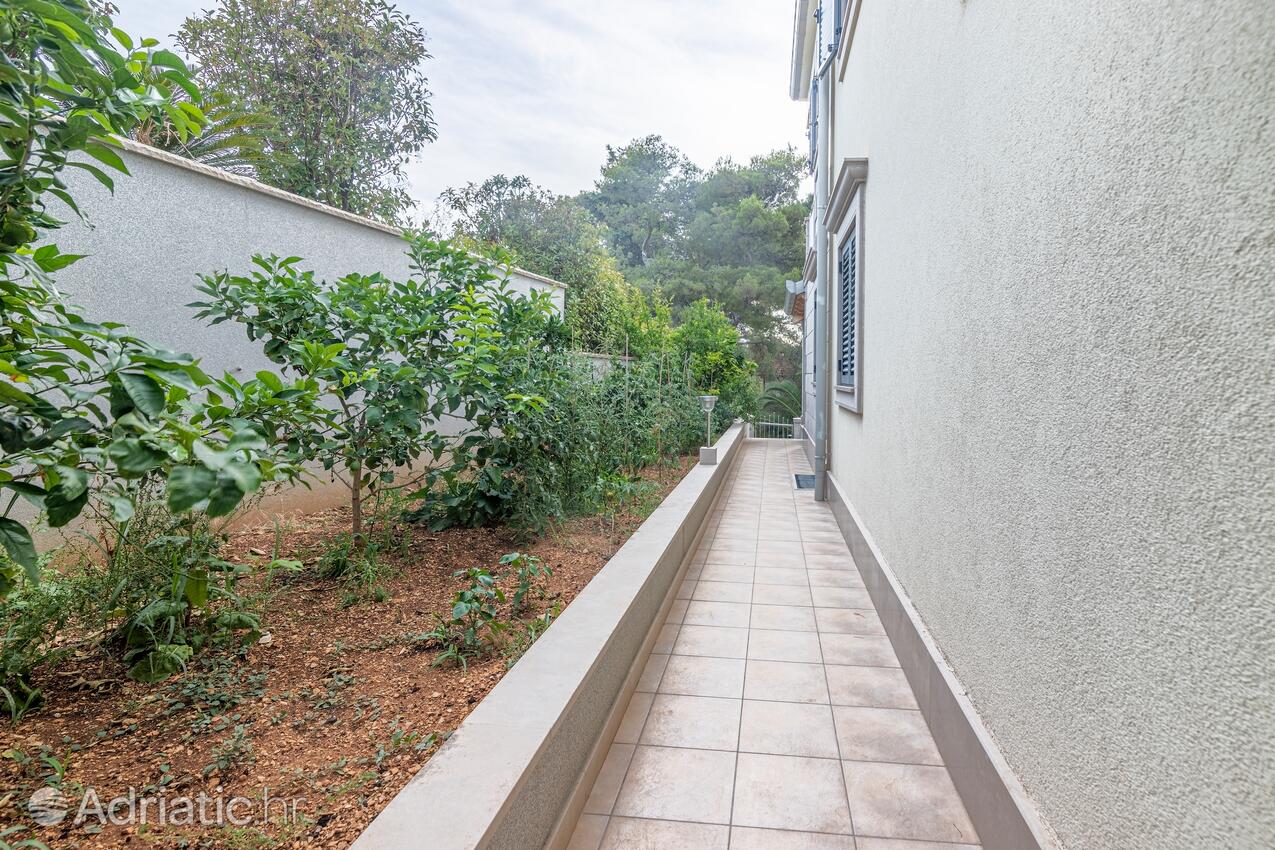 Giardino - Appartamenti con piscina per famiglie San Giovanni di Brazza - Sutivan, Brazza - Brač