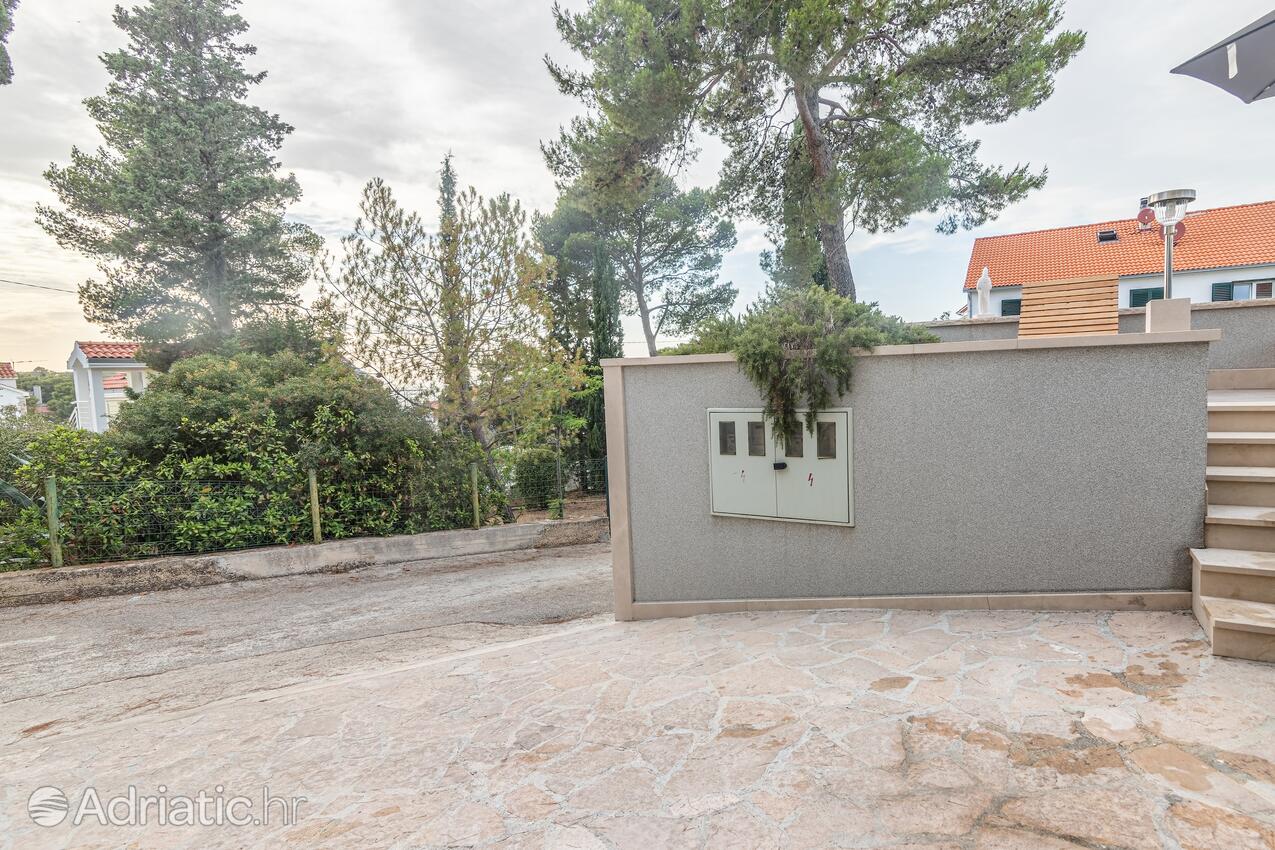 Parcheggio - Appartamenti con piscina per famiglie San Giovanni di Brazza - Sutivan, Brazza - Brač