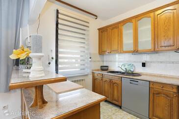 Ferienwohnungen mit Parkplatz Kastel Stafilic, Kastela - 15675